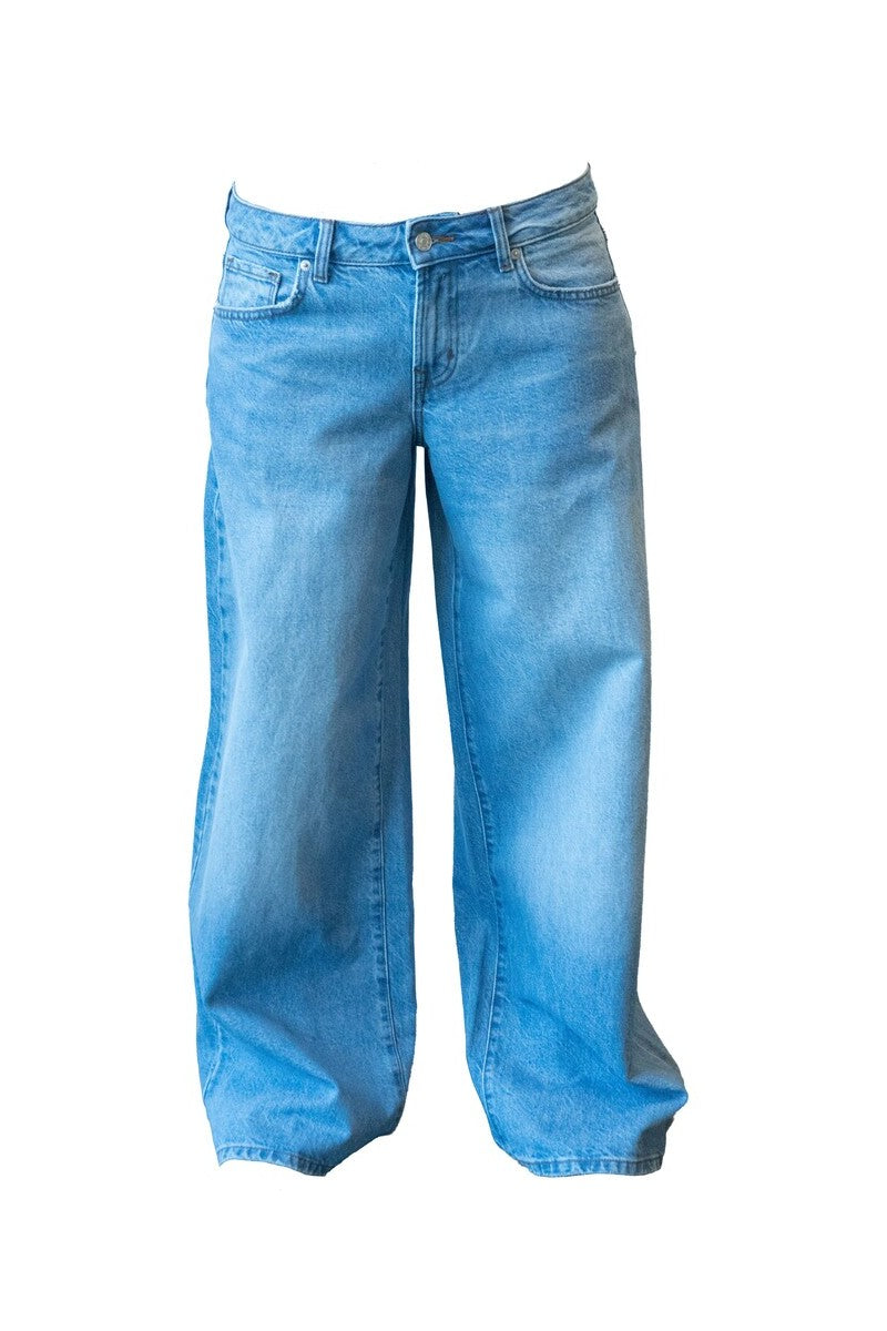 Forever 21 Low-Rise Wide-Leg Jeans - medium-denim - Bonton