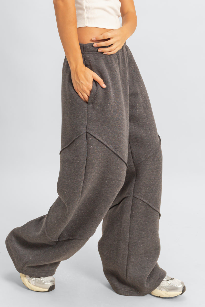  Forever 21 Exposed-Seam Wide-Leg Joggers - charcoal - Bonton
