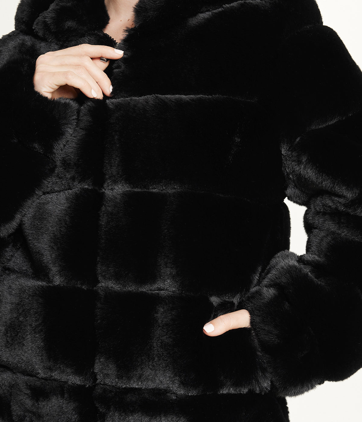 BCBG Short Faux Fur With Hood Black - Black - Bonton