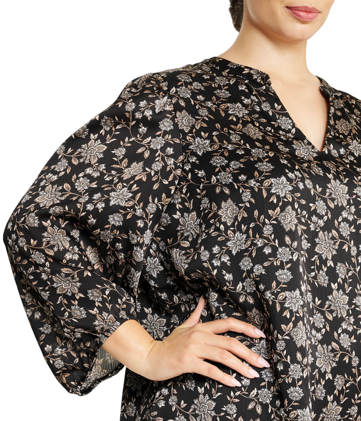  Anne Klein Plus Size Chennai Floral V-Neck Blouse with Puff Sleeves - Anne Black Combo - Bonton