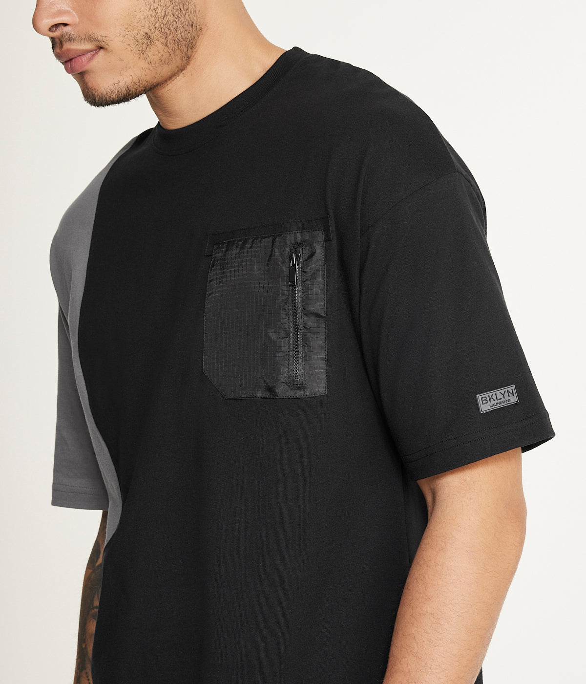  Brooklyn Laundry Brooklyn Laundry Mens Drop Shoulder Core Nylon Pocket Tee 2 - Black/Charcoal - Bonton