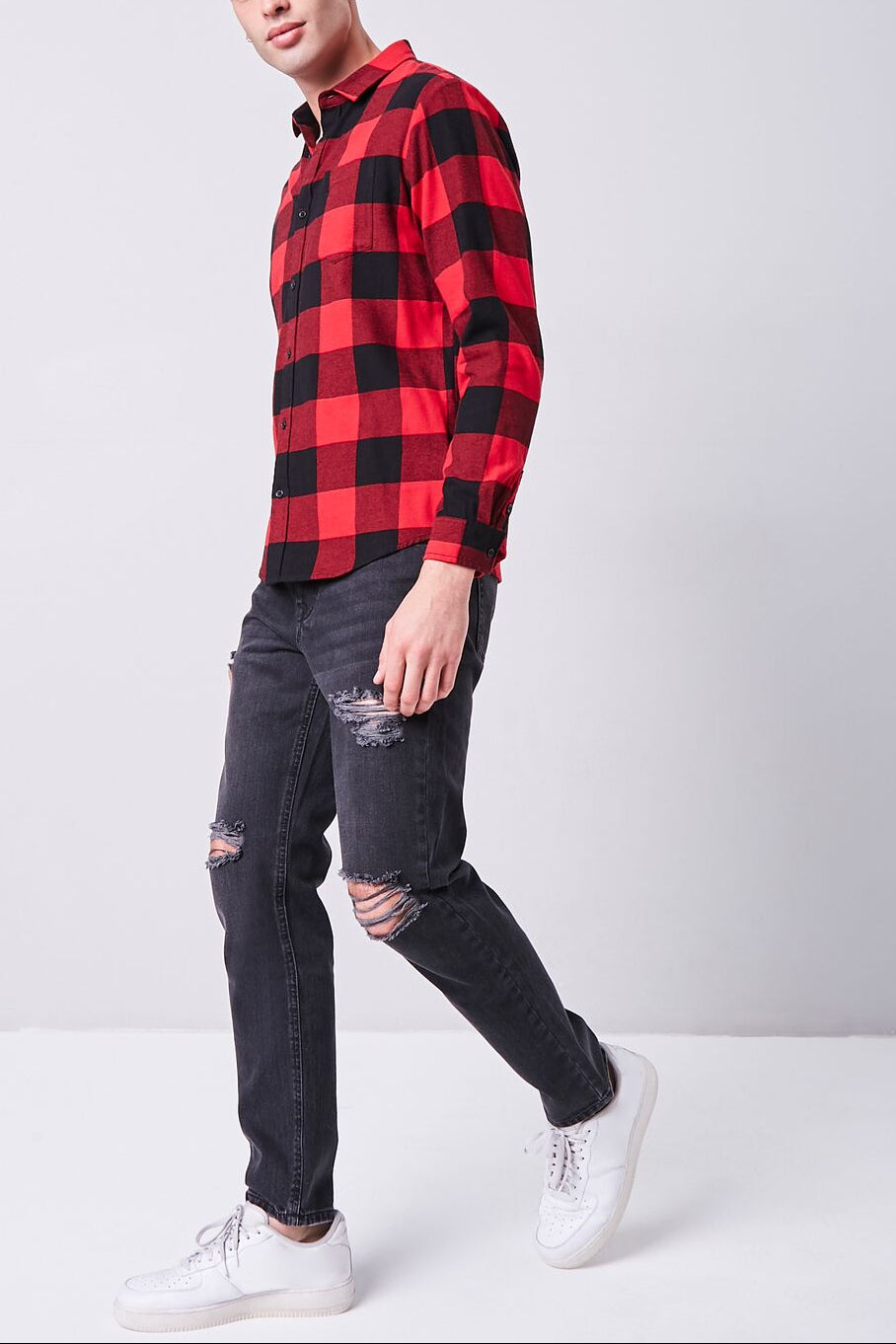  Forever 21 Distressed Straight-Leg Jeans - black - Bonton
