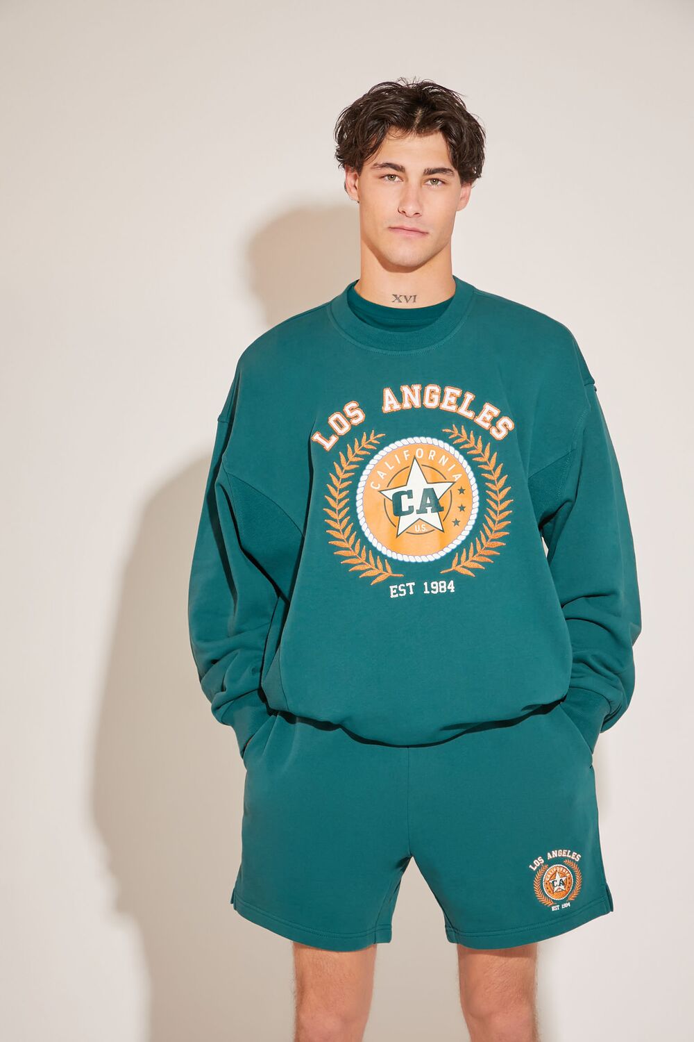  Forever 21 Embroidered Patch Los Angeles Graphic Pullover - hunter green multi - Bonton