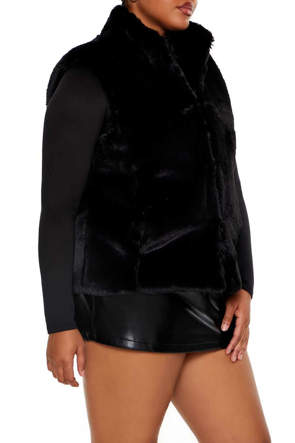  Forever 21 Plus Size Faux Fur Vest - black-swatch - Bonton