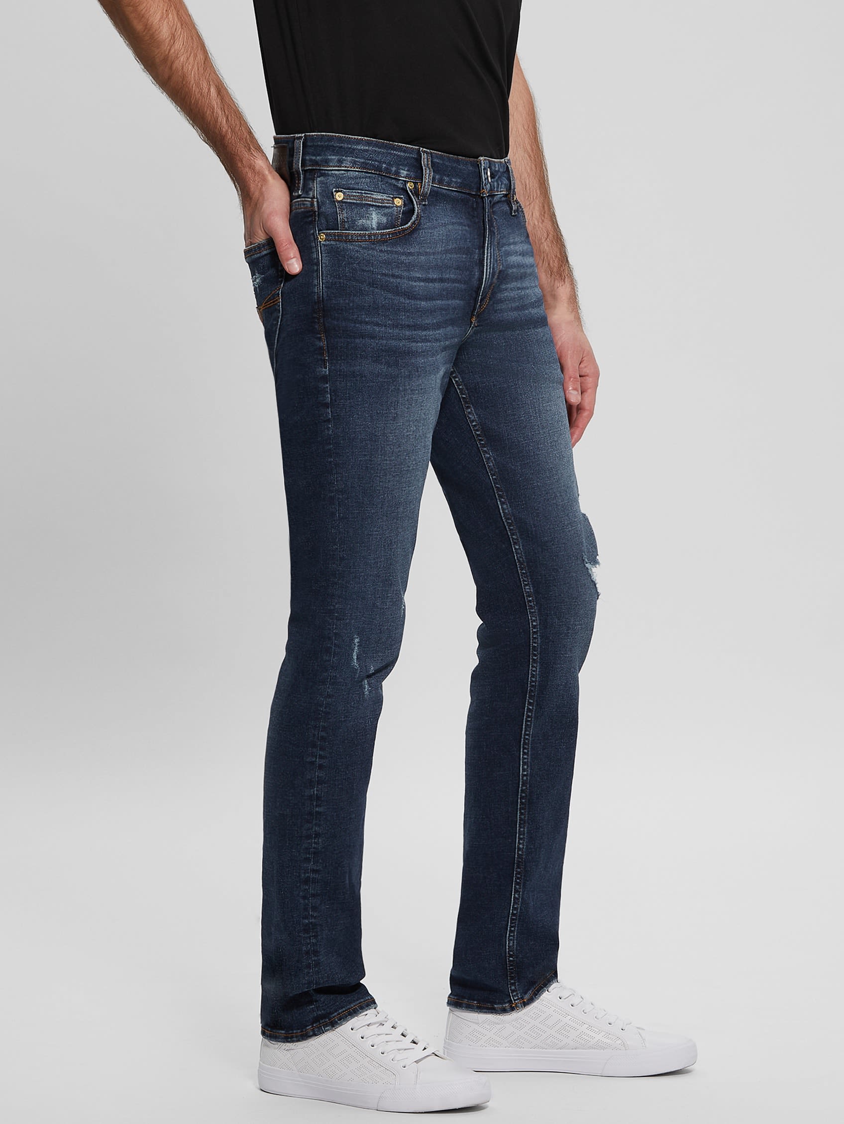 Guess Men's Eco Distressed Tapered Jeans - CALABASAS - Bonton