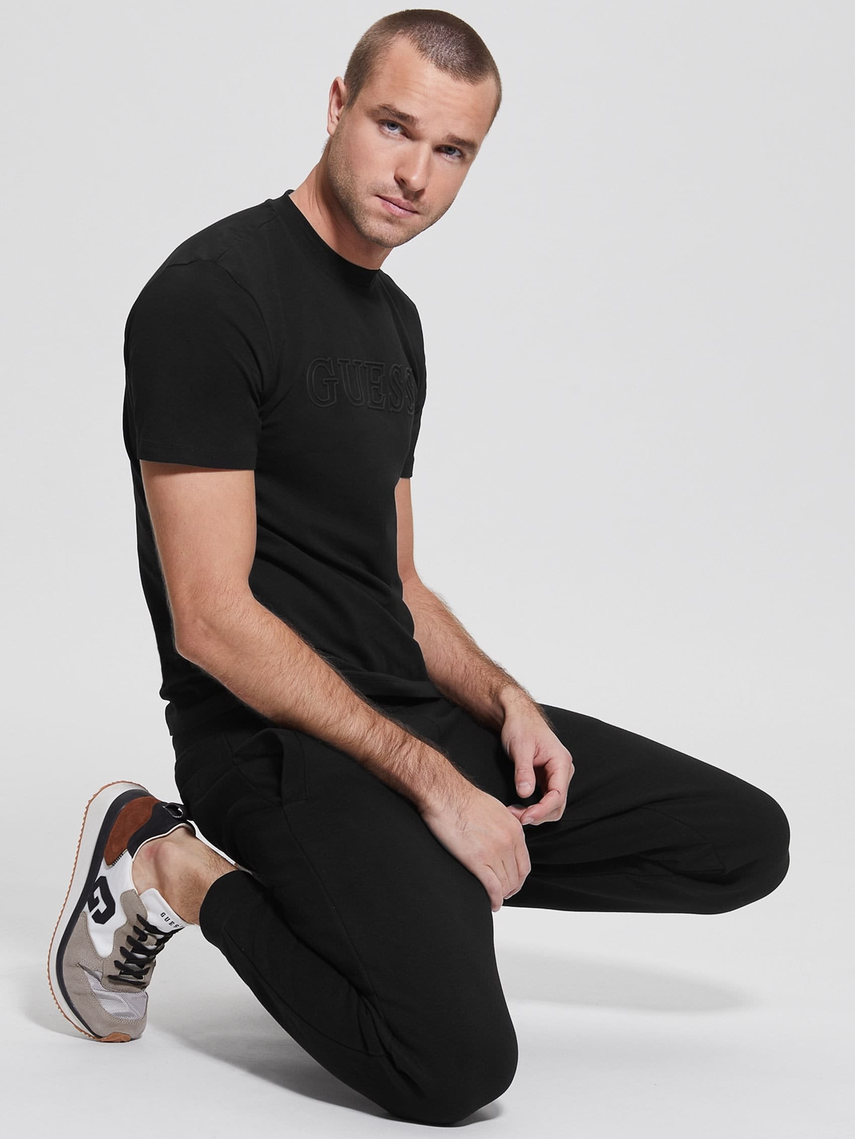  Guess Men's Eco Alphy Tee - Jet Black - Bonton