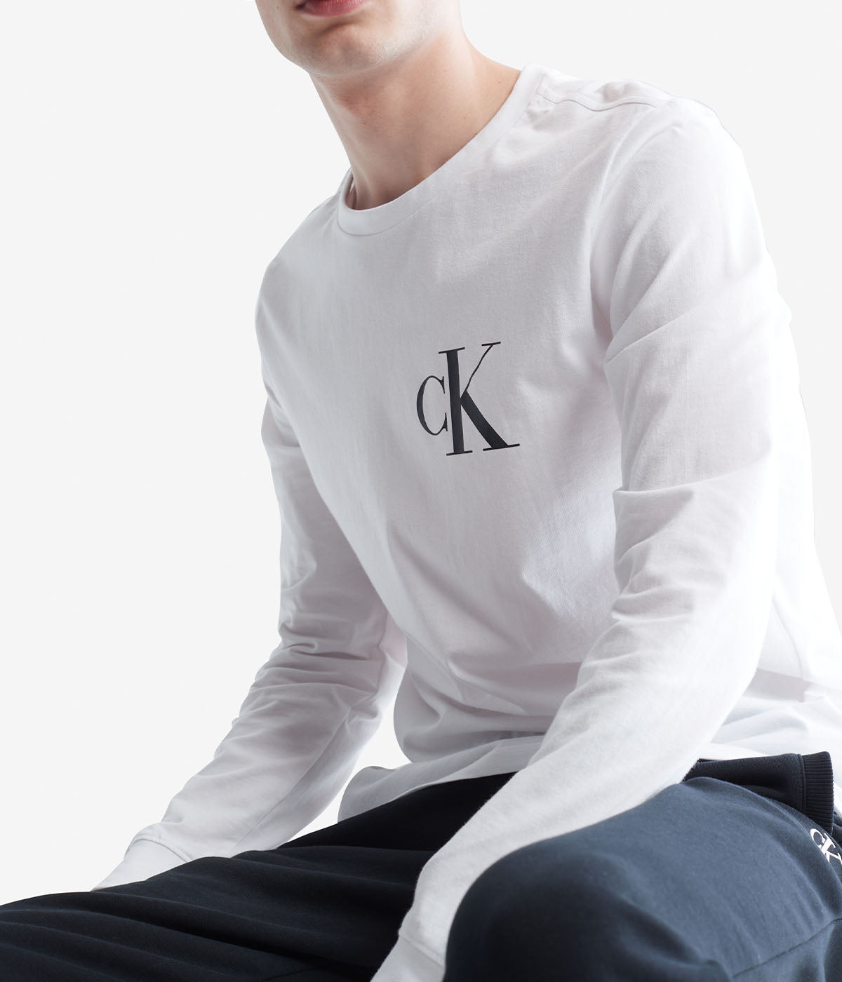  Calvin Klein Long Sleeves Bold Monogram Tee - Brilliant White - Bonton
