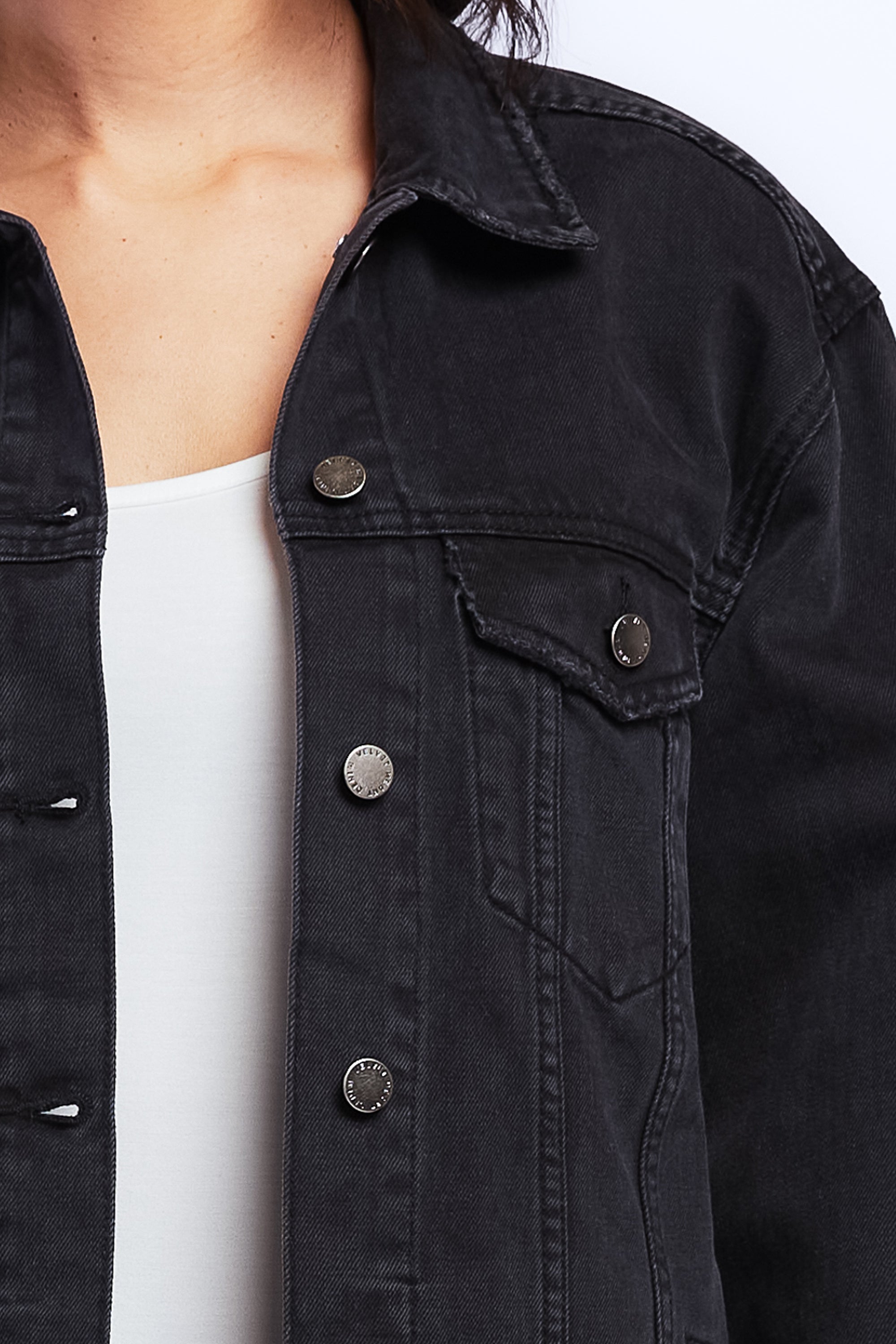   Velvet Heart Jimmy Long Sleeve Denim Jacket Raw Hem Details, Side Pockets - Black - Bonton